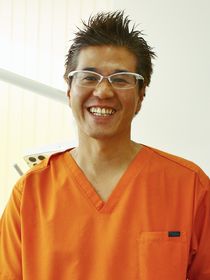 等々力歯科クリニックの板垣淳司先生