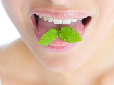 口臭の8割は舌苔が原因！舌苔の原因・治療から取り方まで完全網羅