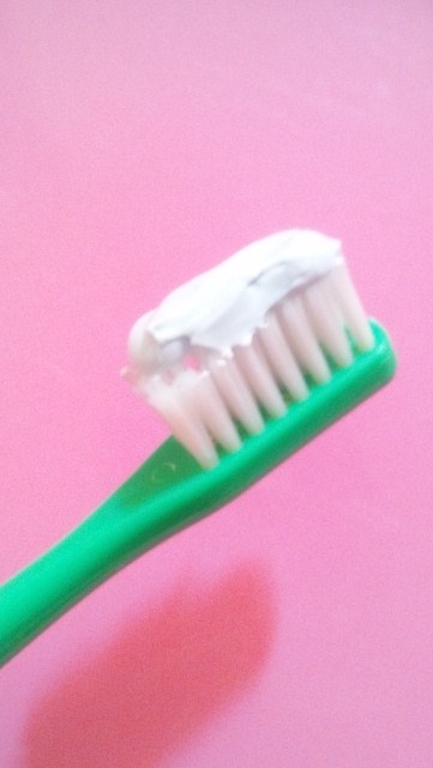 歯磨き粉に入っている研磨剤の強さを調べる方法と歯磨き粉の基礎知識